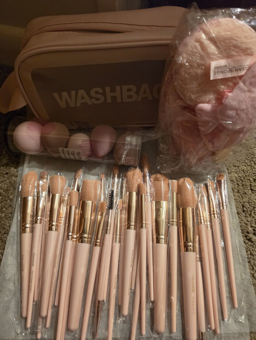 Pro Makeup Brush and Sponge Set in Pink - Washbag Included - Picture 6 of 6